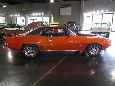 1969 Chevrolet Camaro SS 350 - Click to see full-size photo viewer