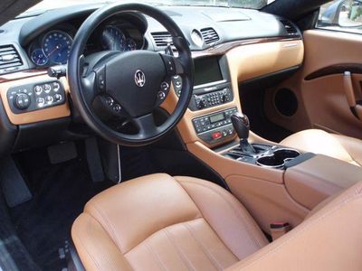 2009 Maserati GranTurismo Base Trim - Click to see full-size photo viewer