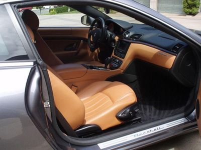 2009 Maserati GranTurismo Base Trim - Click to see full-size photo viewer